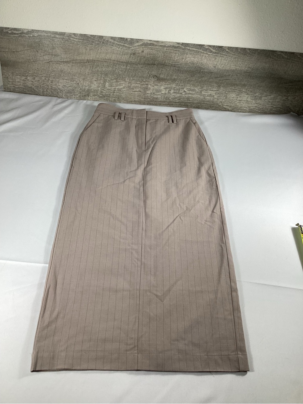 LOFT versa Pinstripe Pencil Skirt in Light Taupe size 2 NWT